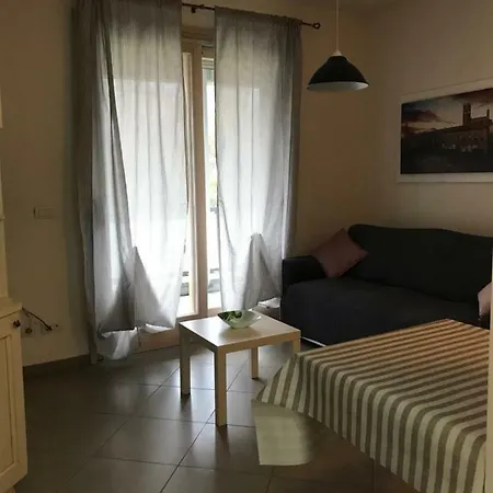 Interno 5 *